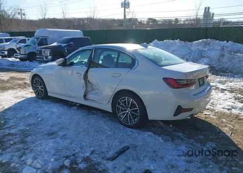 2022 BMW 330I xDrive z USA, uszkodzony, nr VIN 3MW5R7J04N8C31643